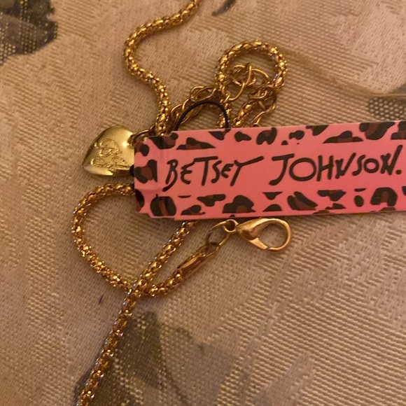 BETSEY JOHNSON FOX NECKLACE NWT SWAYING TAIL - Picture 5 of 7